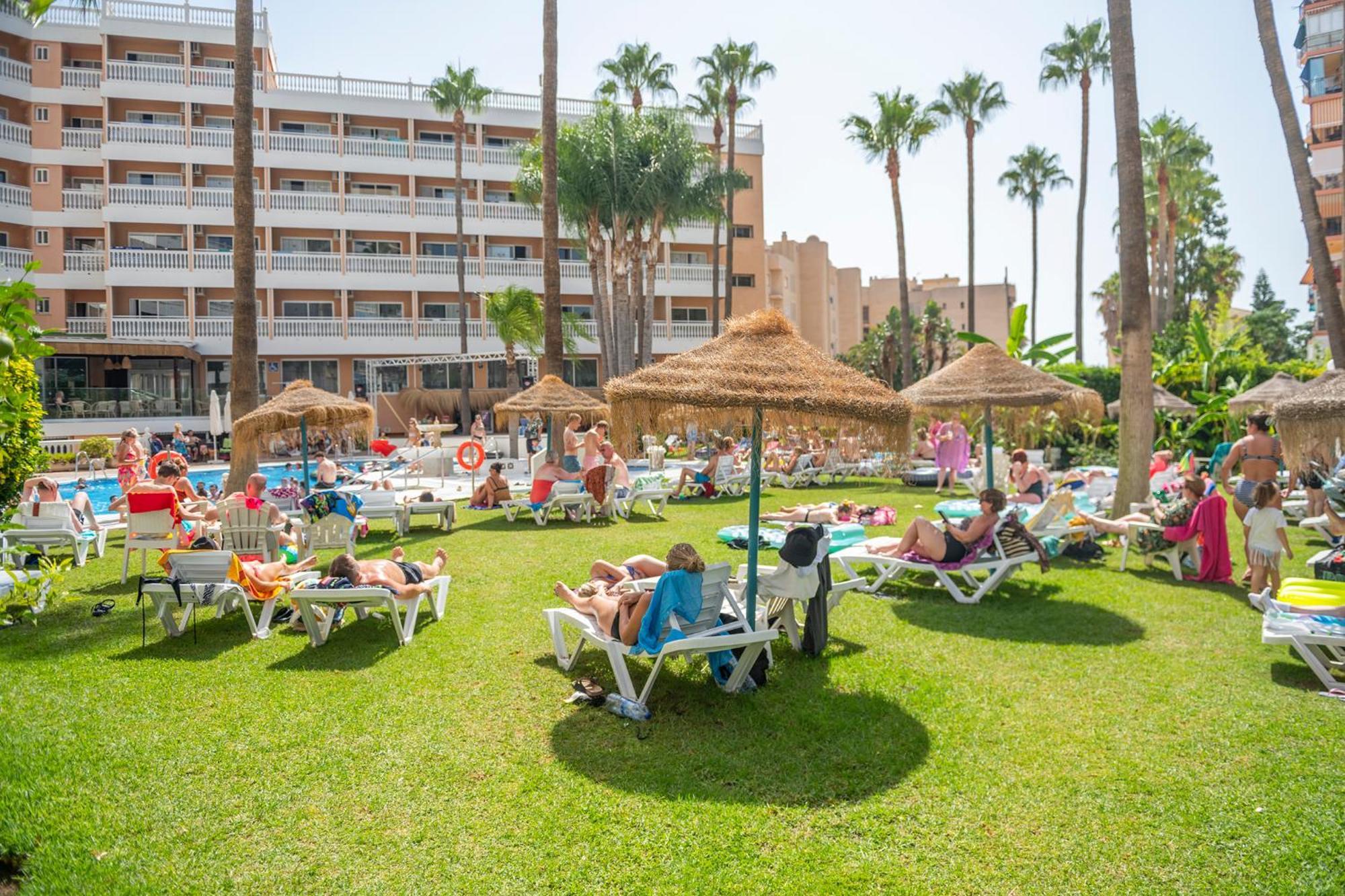 Hotel Parasol By Dorobe Торремолинос Экстерьер фото